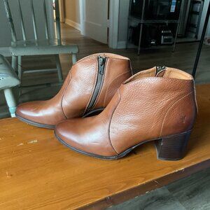 Brown Leather FRYE Boots (Like new)